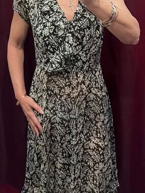 J.B.S. Black & White Leaf-Print V-Neck Midi Dress